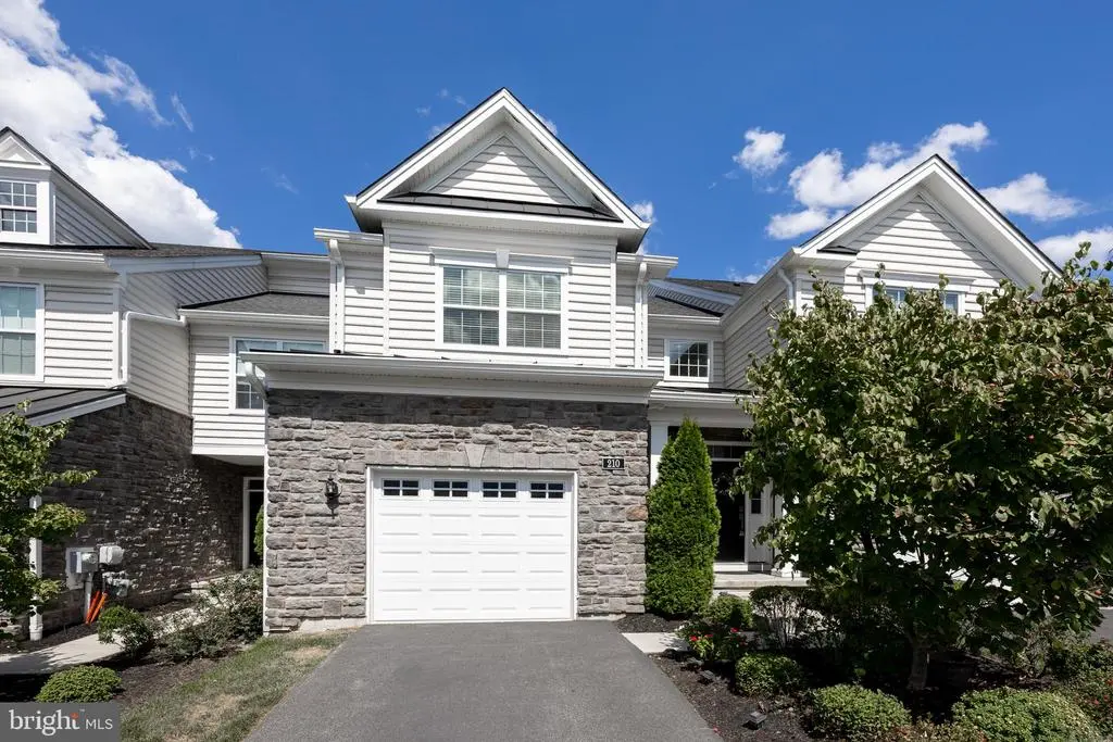 210 Ella Ln, CONSHOHOCKEN