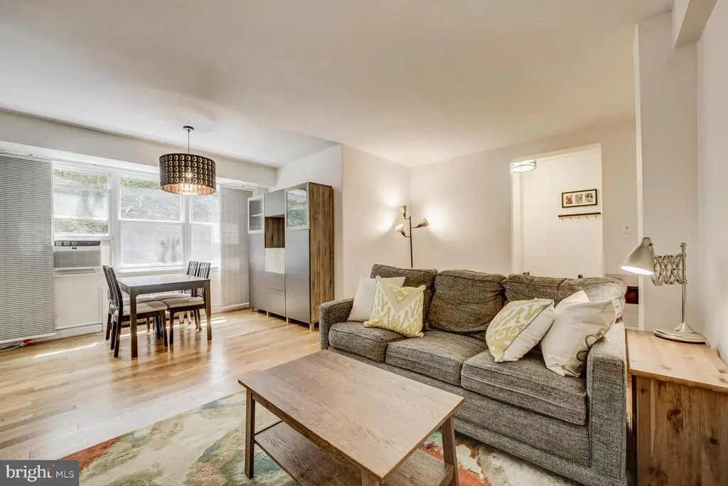 Photo of Listing #DCDC2213210