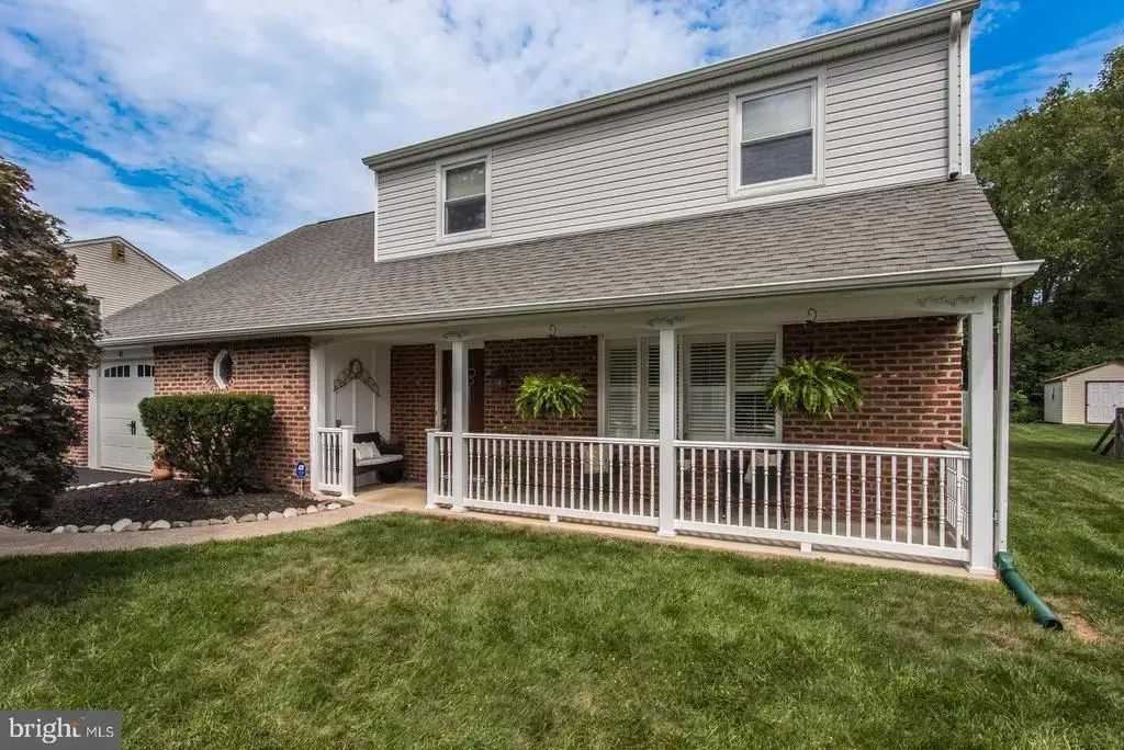 41 Grant Dr, HOLLAND