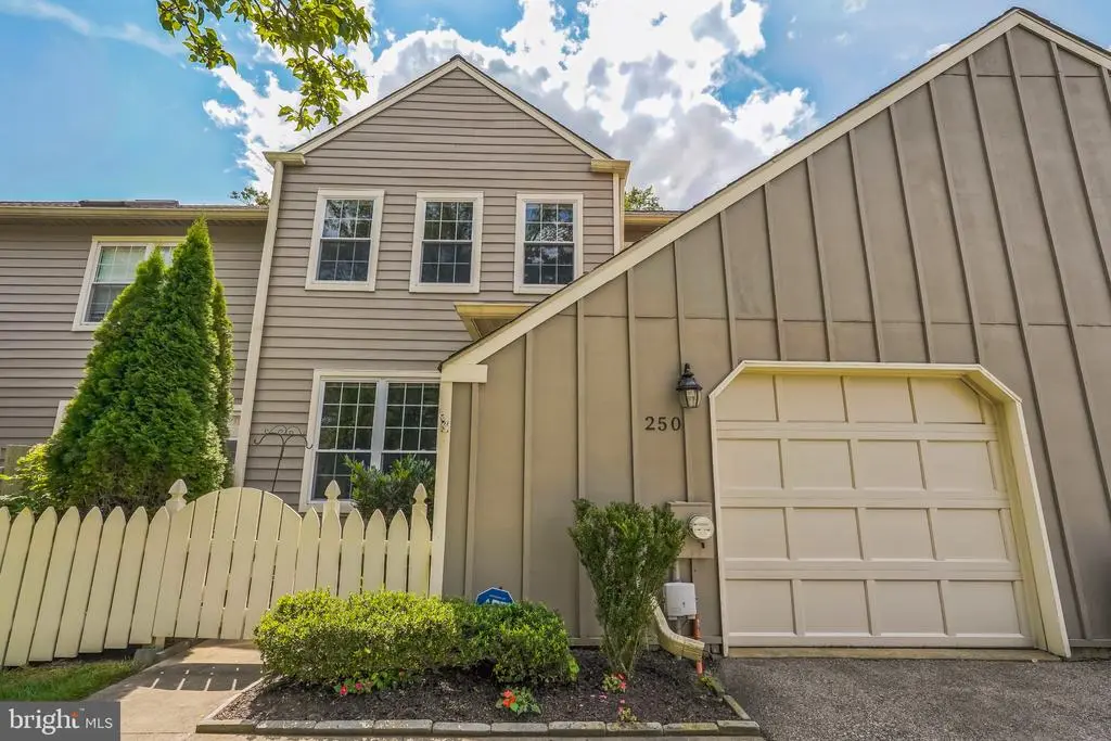 250 Tulip Tree Ct, BLUE BELL