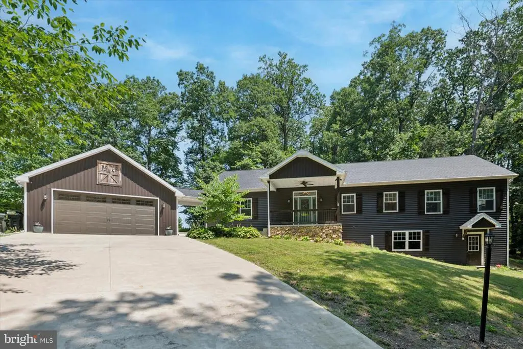 951 N Bailey Rd, THORNDALE