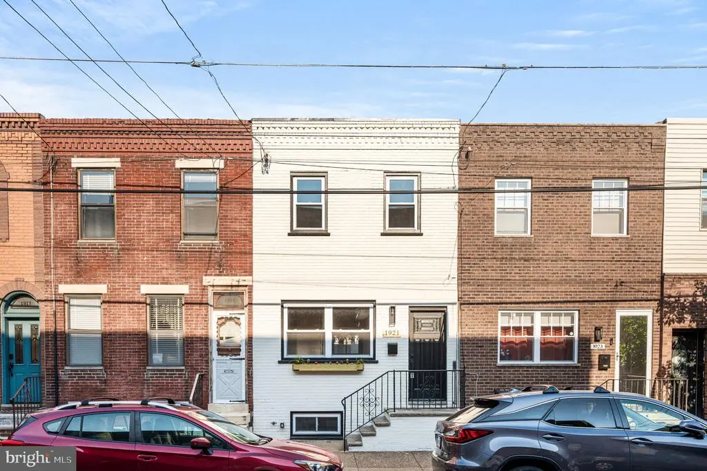 1921 S 10th St, PHILADELPHIA