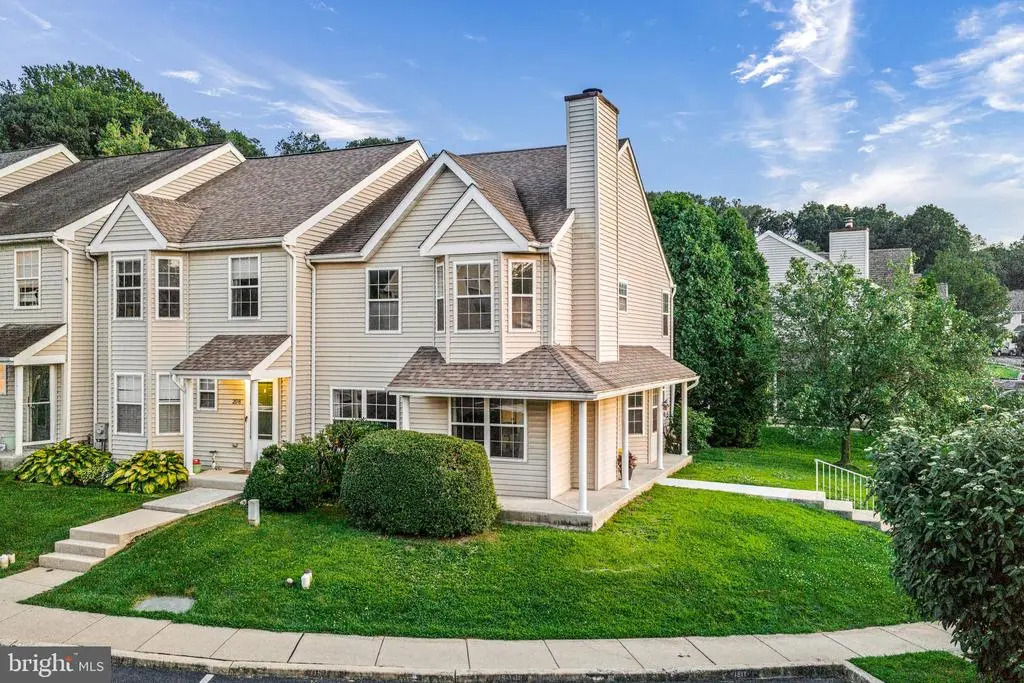 210 Thia Ct, COATESVILLE