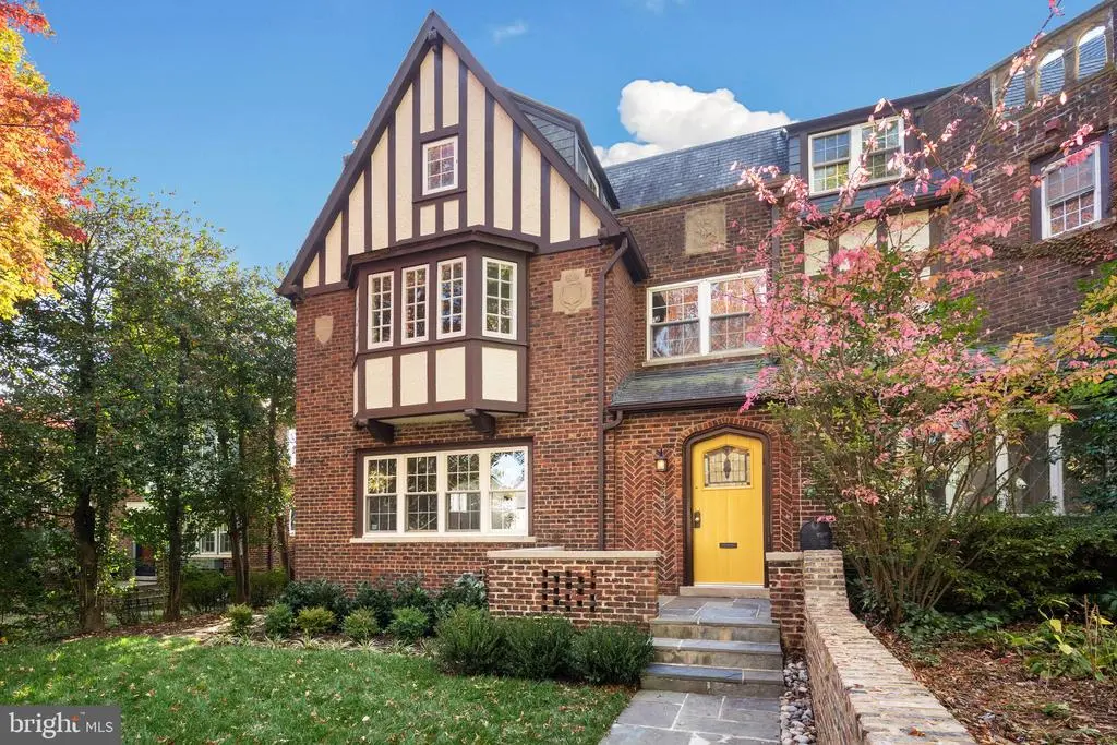 4432 Q St Nw, WASHINGTON