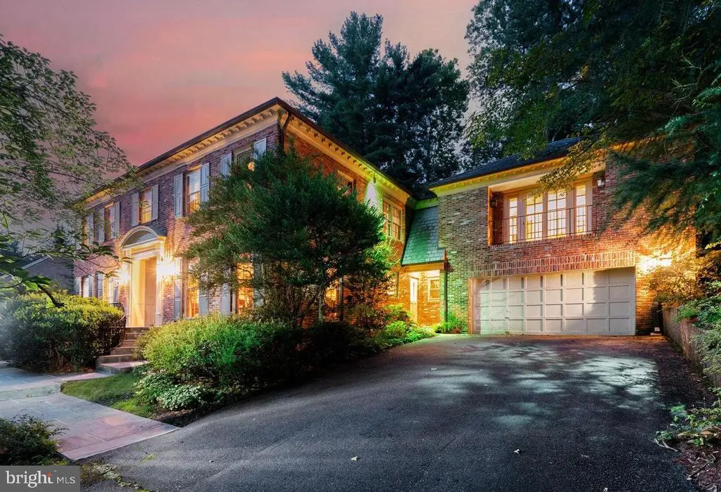 7205 Helmsdale Rd, BETHESDA