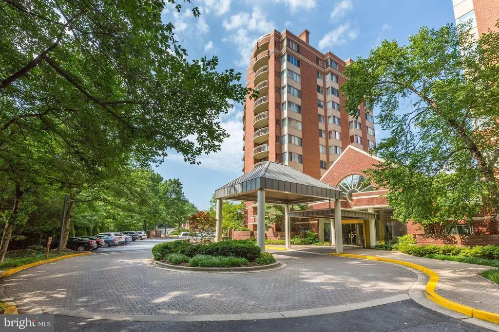 5802 Nicholson Ln #302, North Bethesda