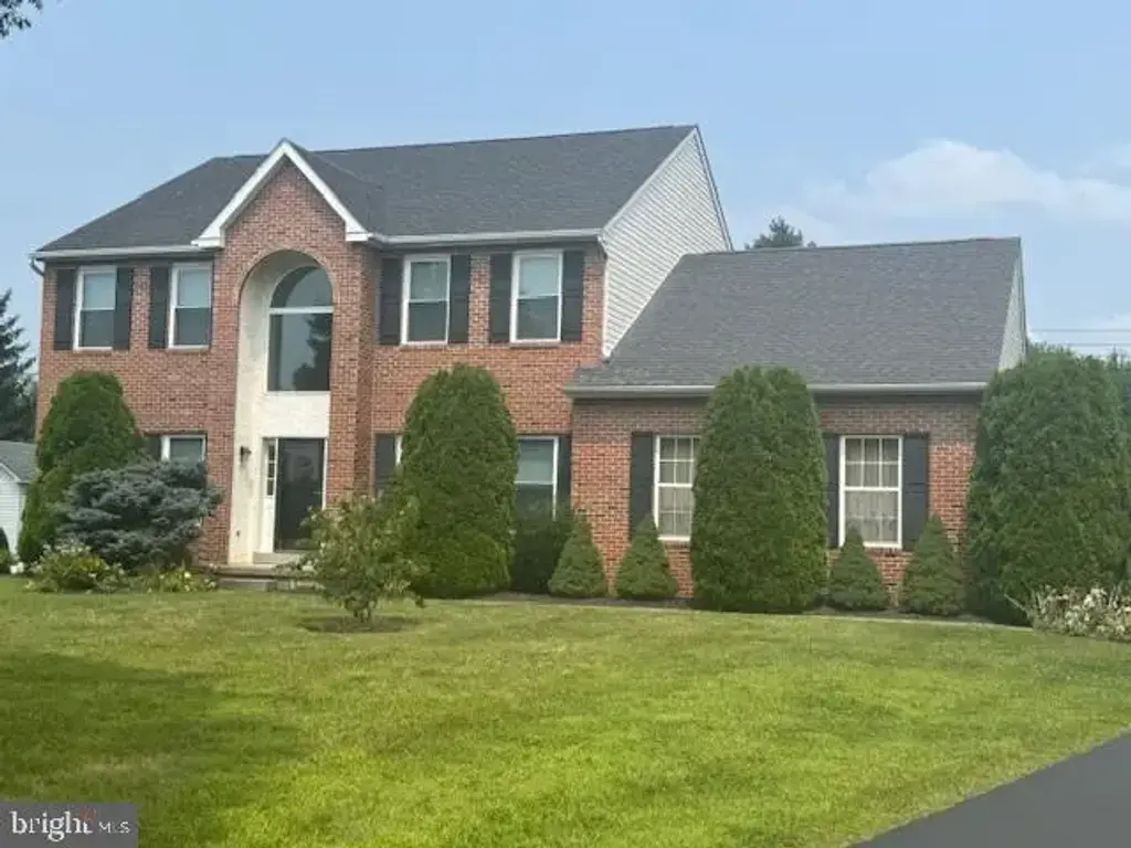 1124 Longwood Dr, QUAKERTOWN