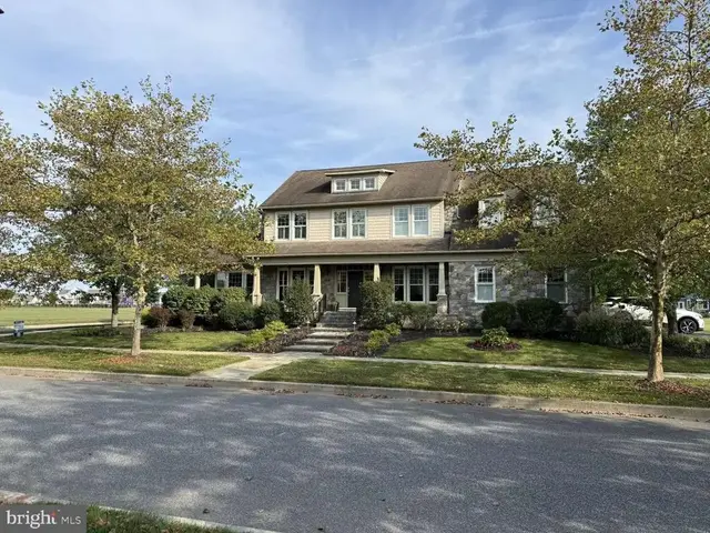 448 Spring Hollow Dr, Middletown