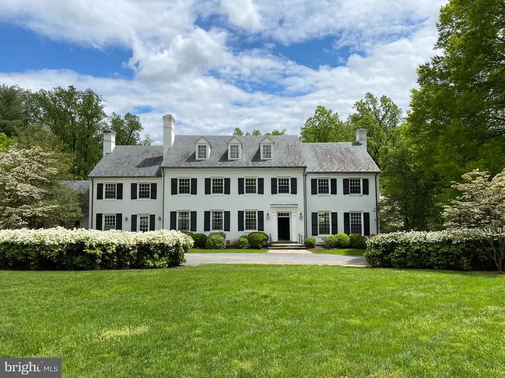 8901 Durham Dr, Potomac