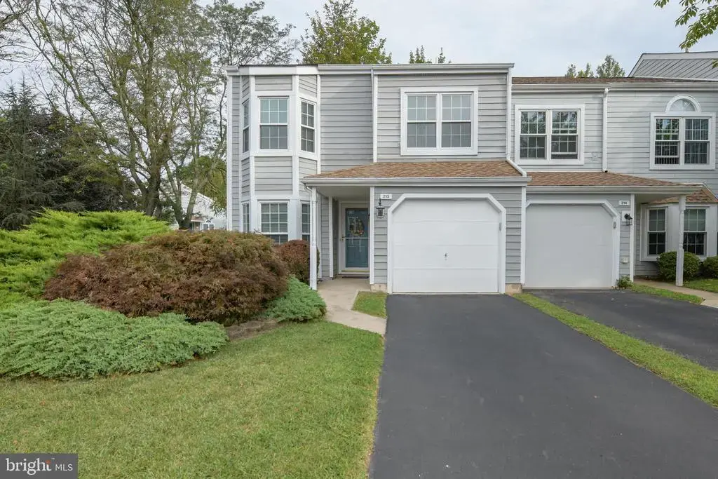 215 Rumford Ct, NEWTOWN
