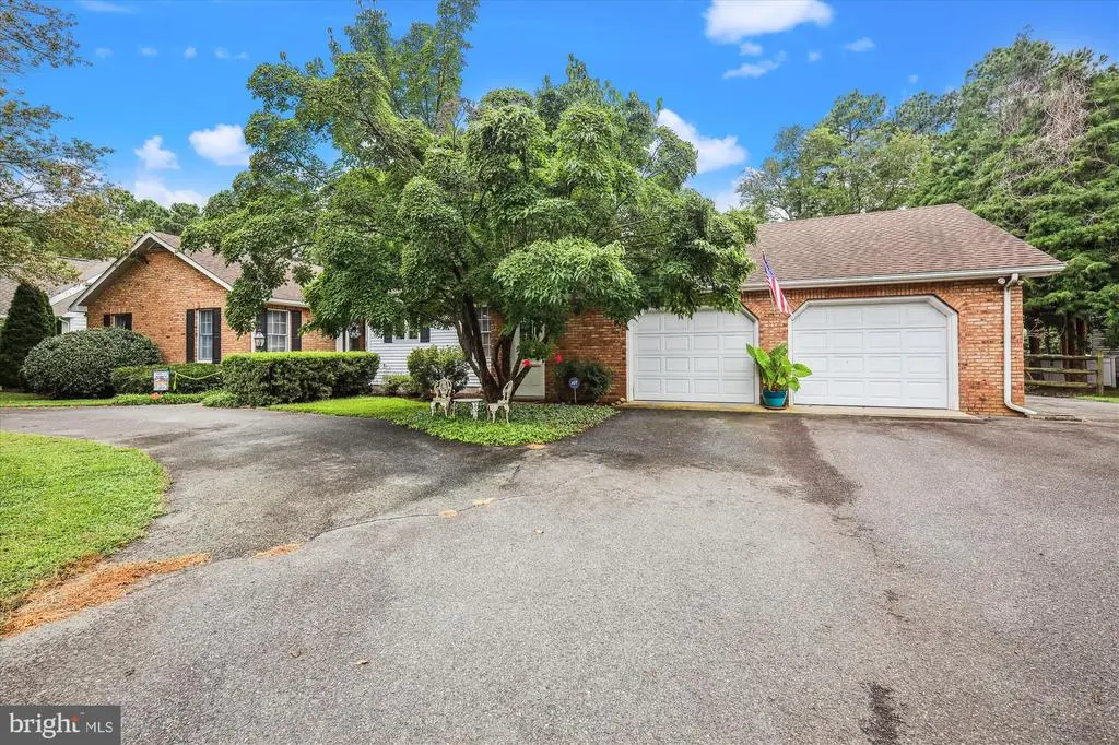 110 W Oak Ave, Easton