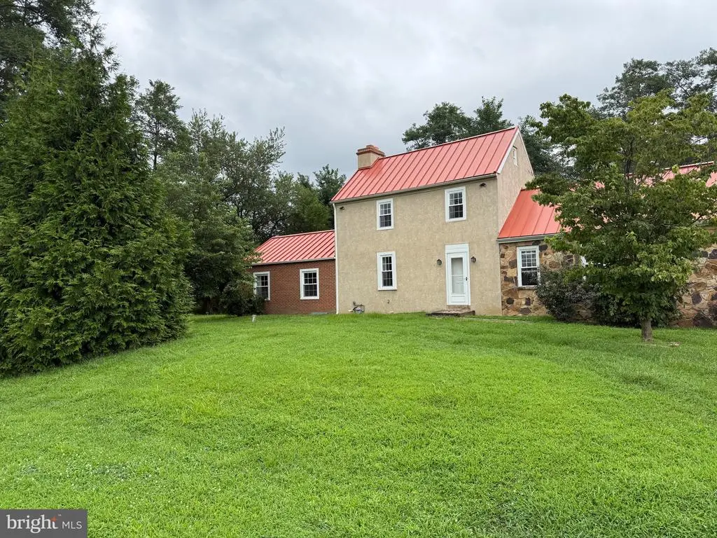 467 Hyetts Corner Rd, Middletown