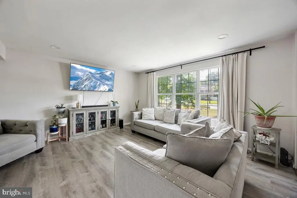 8275 Maple Ave, PENNSAUKEN