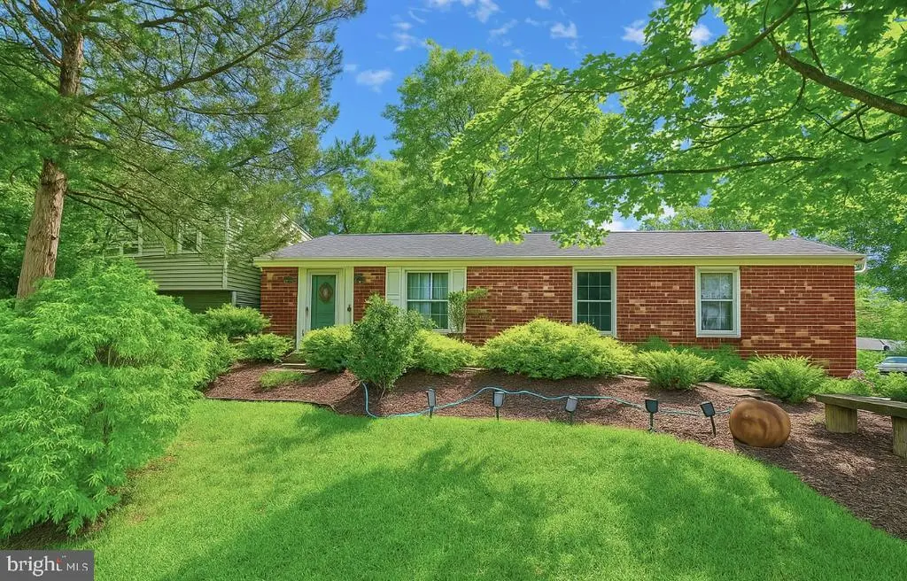 13501 King Charles Dr, CHANTILLY