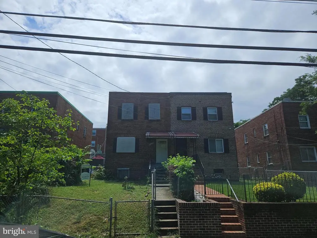 413 Valley Ave Se, WASHINGTON