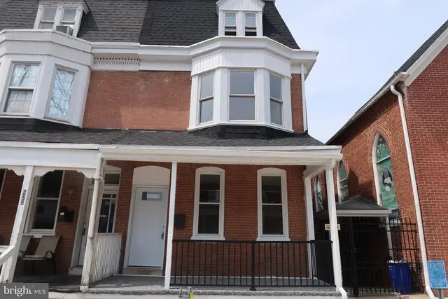 921 W Poplar St, York