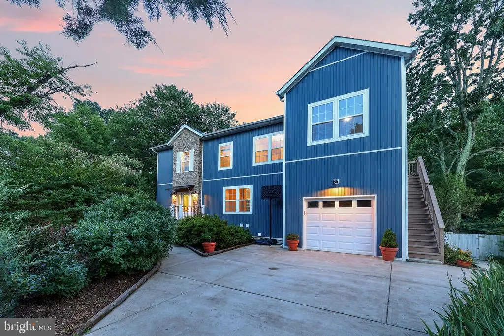 6057 Brook Dr, FALLS CHURCH