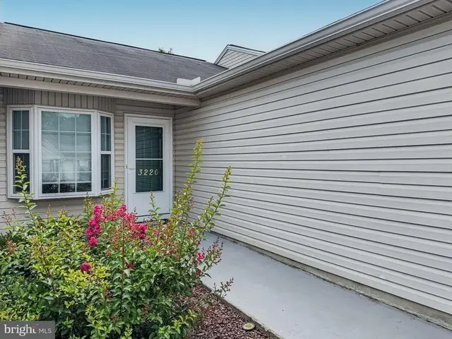 3220 Hub Ct, Dover