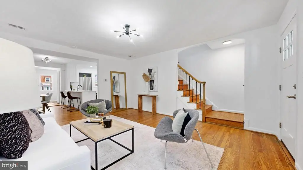 48 Girard St Ne, Washington