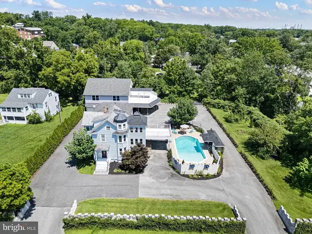 9 Grubbs Landing Rd, Claymont