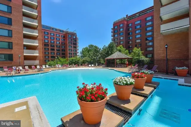 1121 Arlington Blvd #526, Arlington