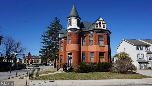 200 E Walnut St #3, Hanover