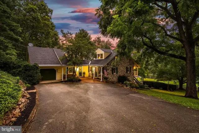 1414 Little Ln, Seven Valleys