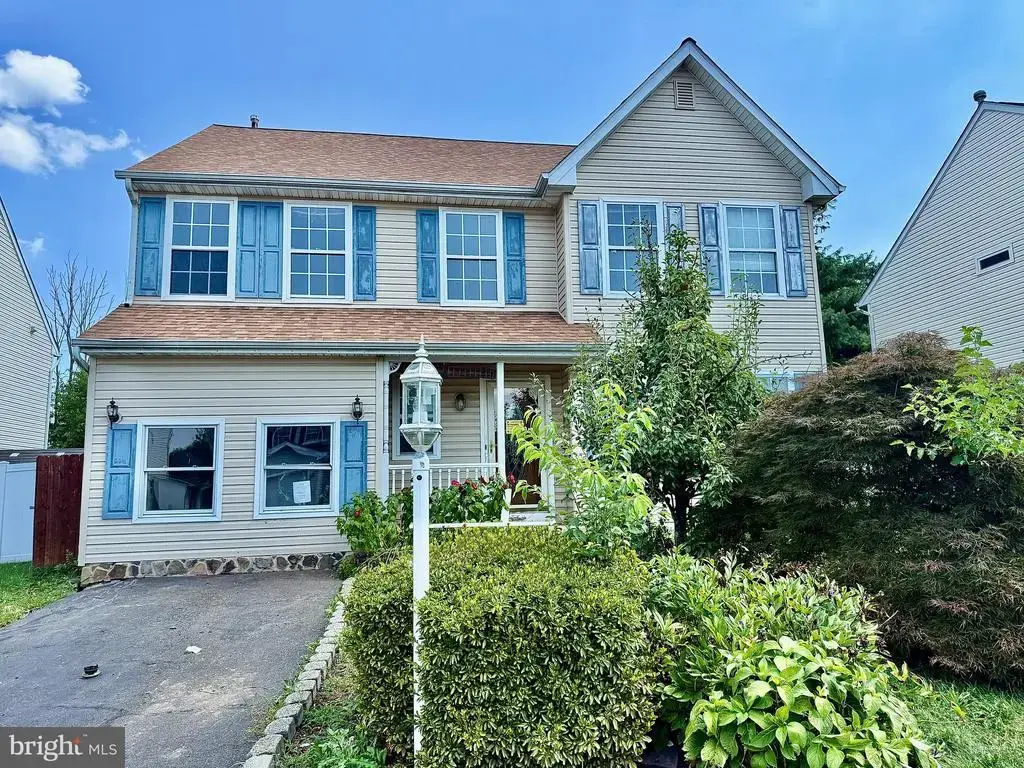 1068 Freedom Ct, QUAKERTOWN