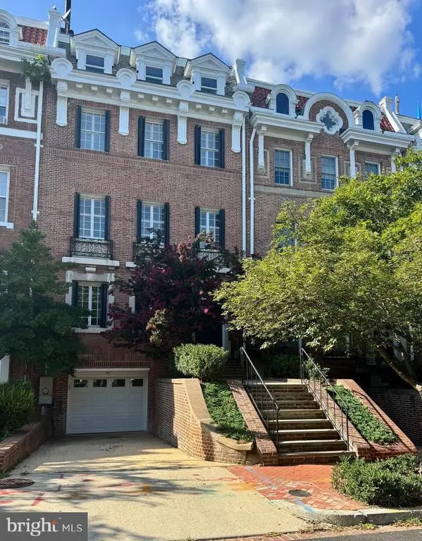 2127 Leroy Pl Nw, WASHINGTON