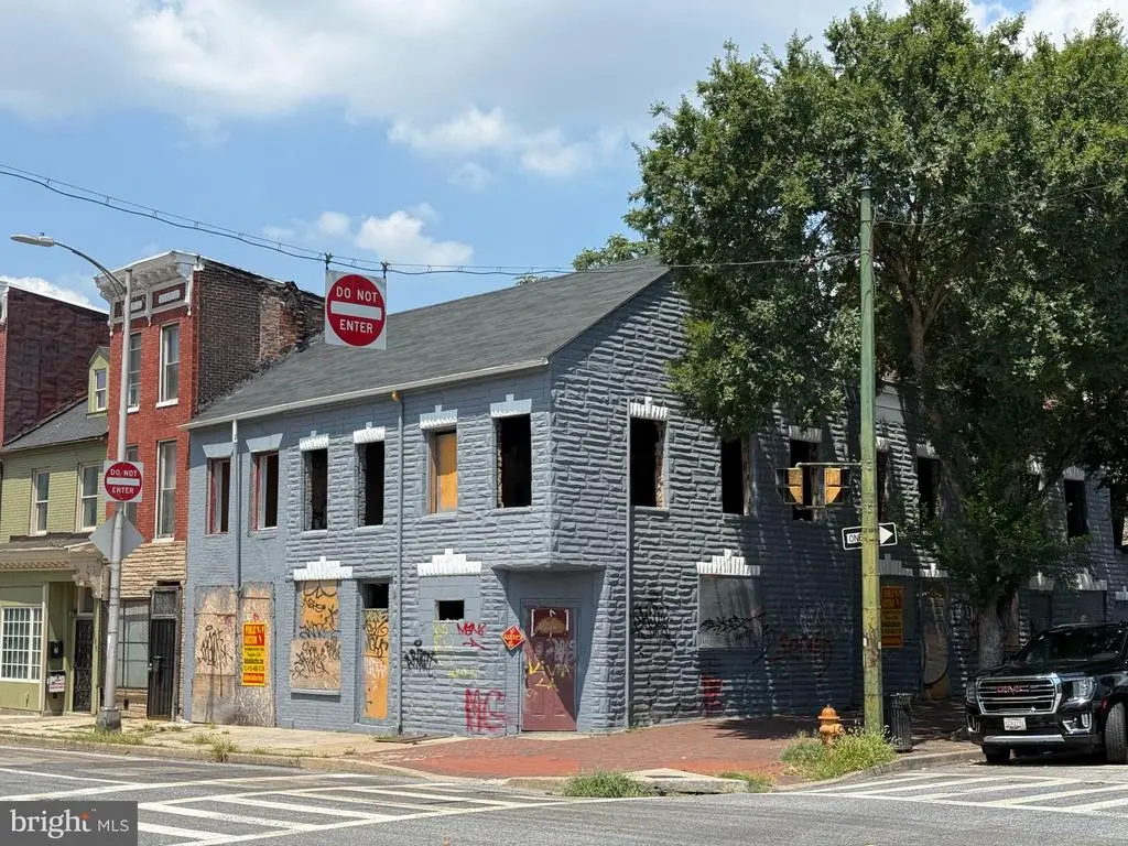 1654 E Pratt St, Baltimore