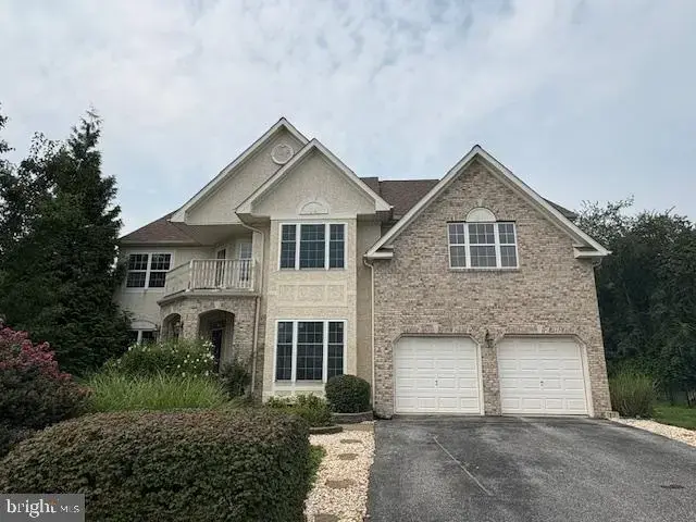 207 Margaux Cir, Newark
