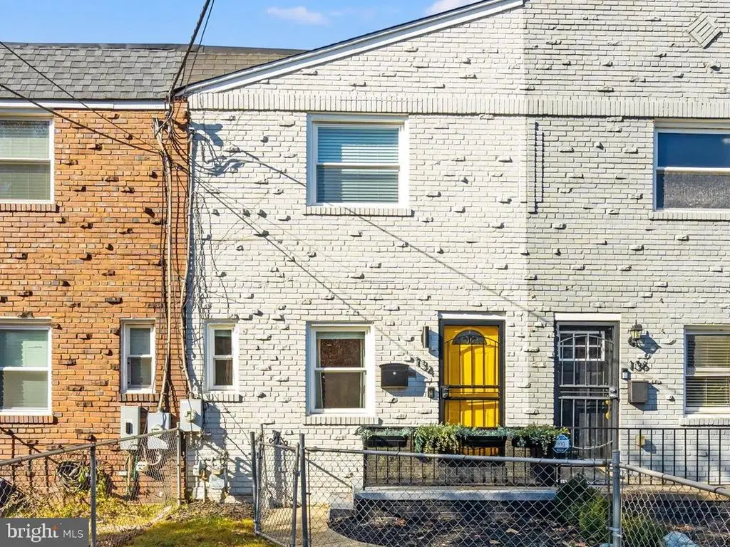 134 35th St Ne, WASHINGTON