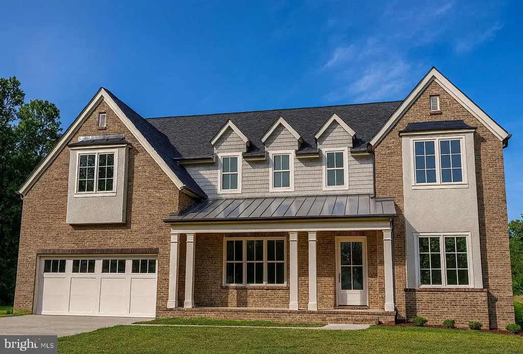 6587 29th St N, ARLINGTON