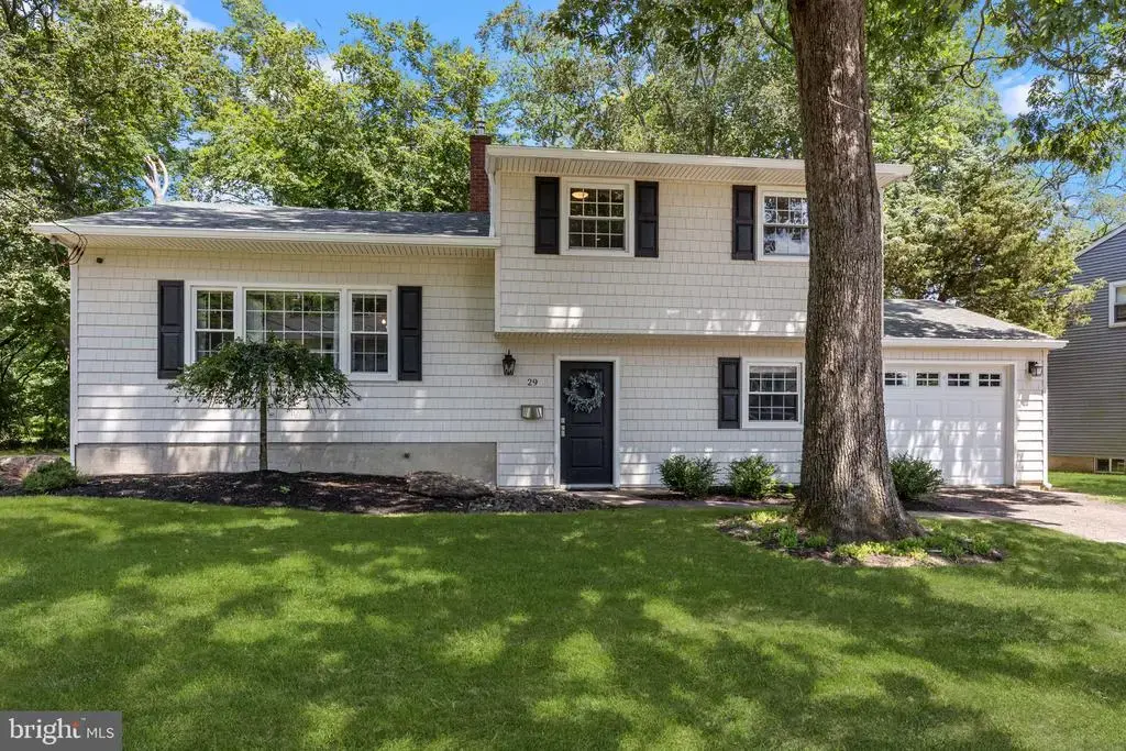 29 Hilltop Dr, YARDLEY