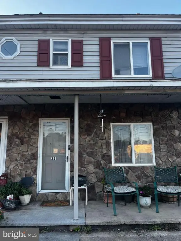 221 E Cumberland St, Lebanon