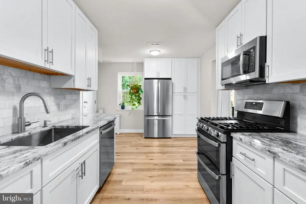 882 College Pkwy #202, ROCKVILLE