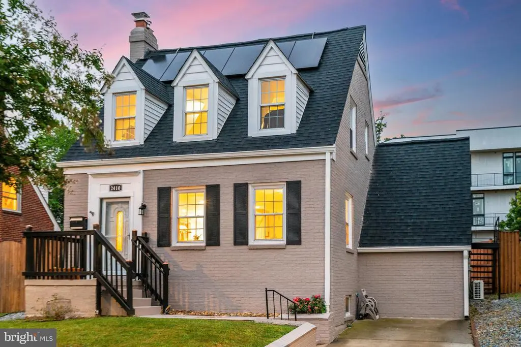 2410 21st Pl Ne, WASHINGTON