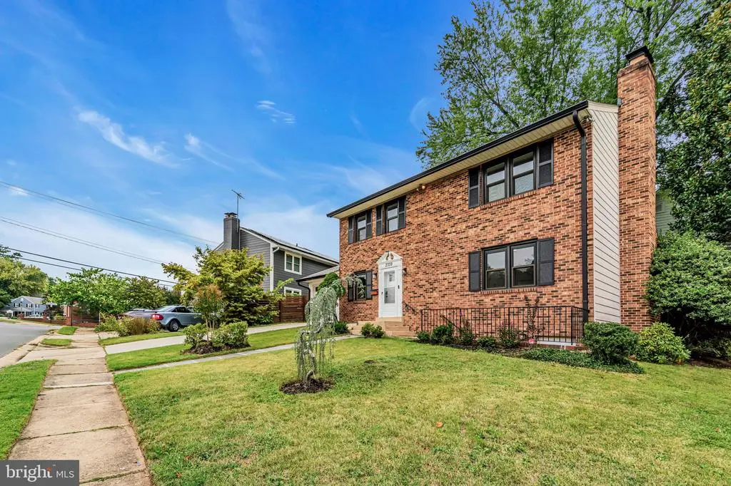 2339 N Powhatan St, ARLINGTON