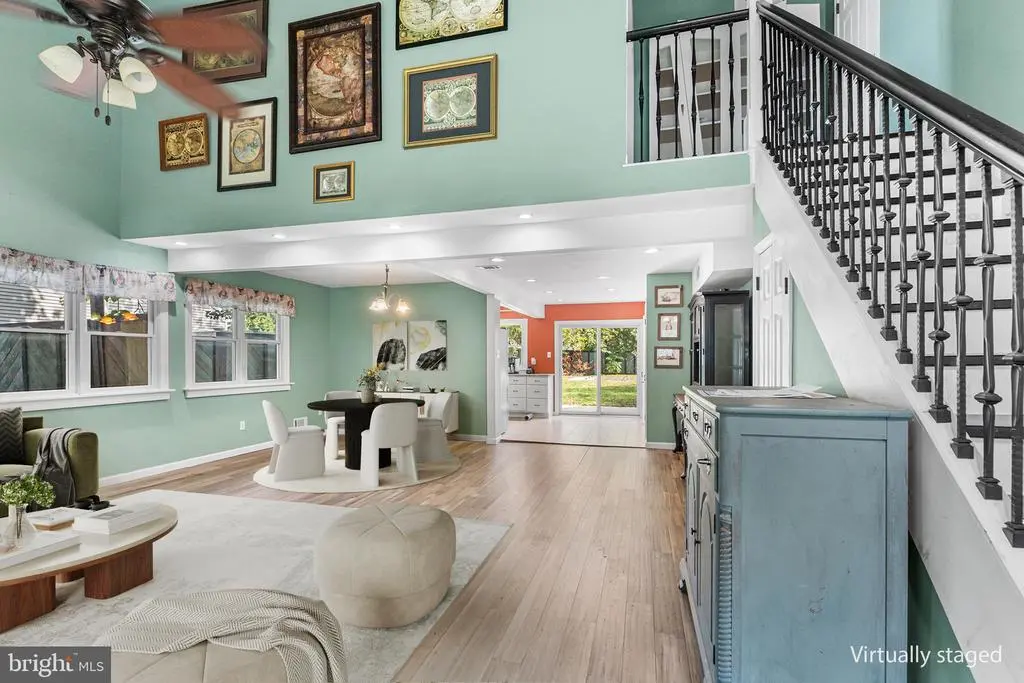 18 Holmes Ln, MARLTON