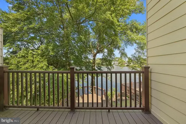 57 Chatham Ct, Dover