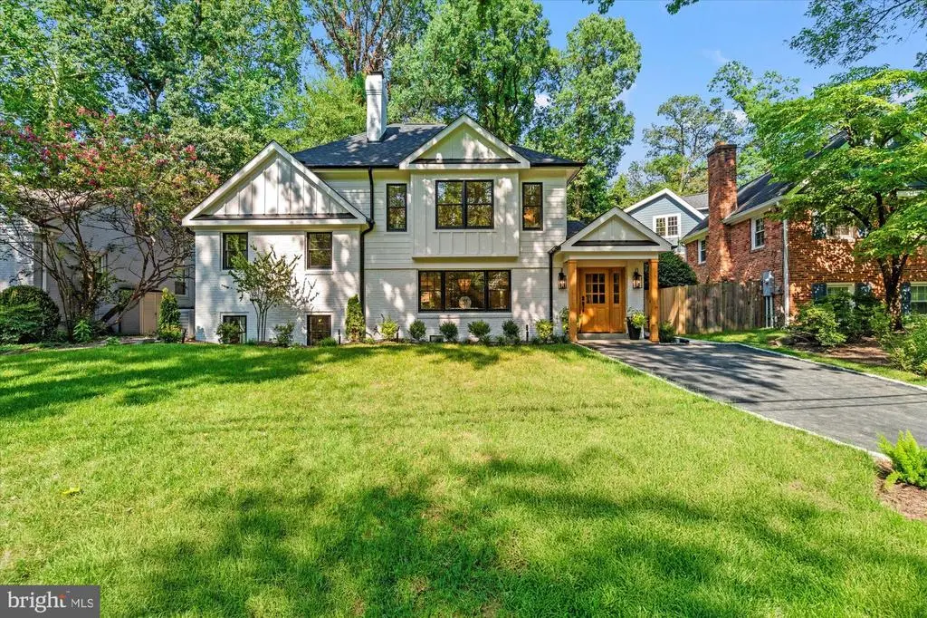 903 E Timber Branch Pkwy, ALEXANDRIA