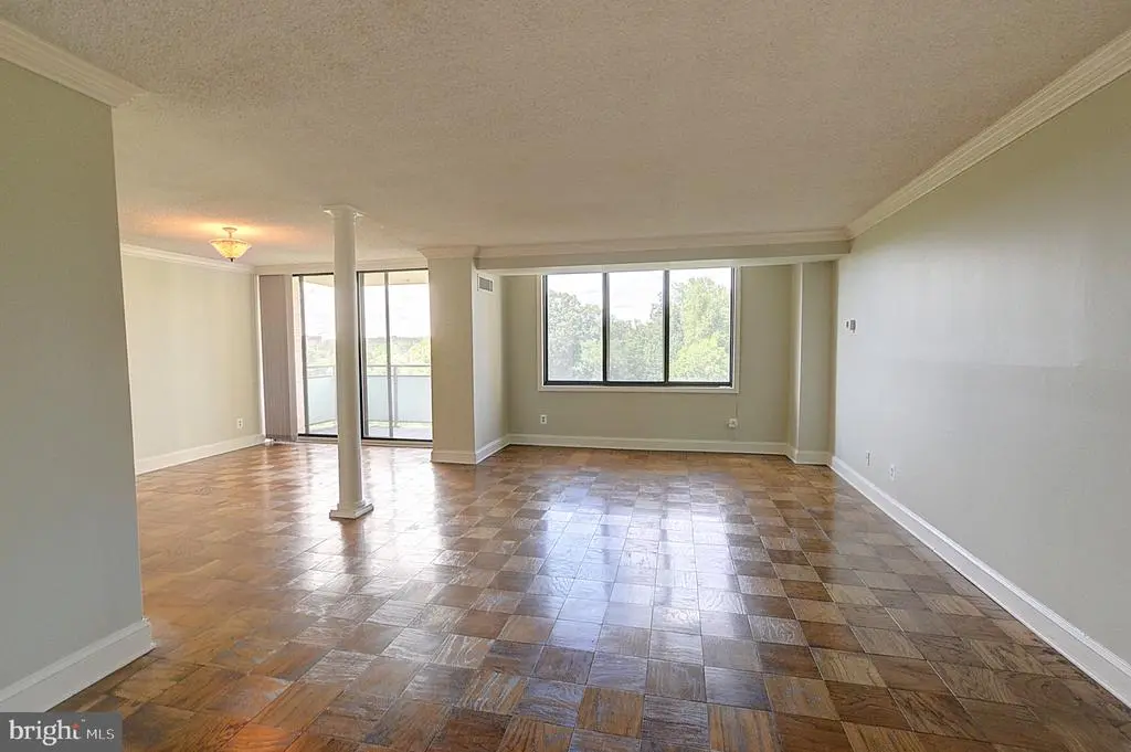 5225 Pooks Hill Rd #1016s, Bethesda