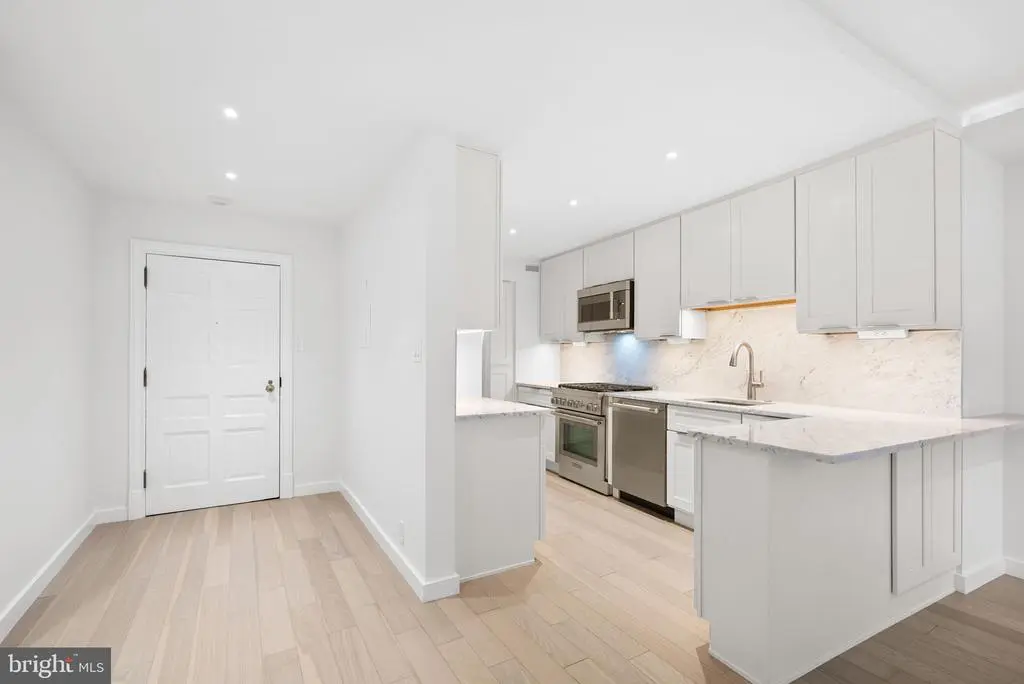 700 New Hampshire Ave Nw #303, WASHINGTON