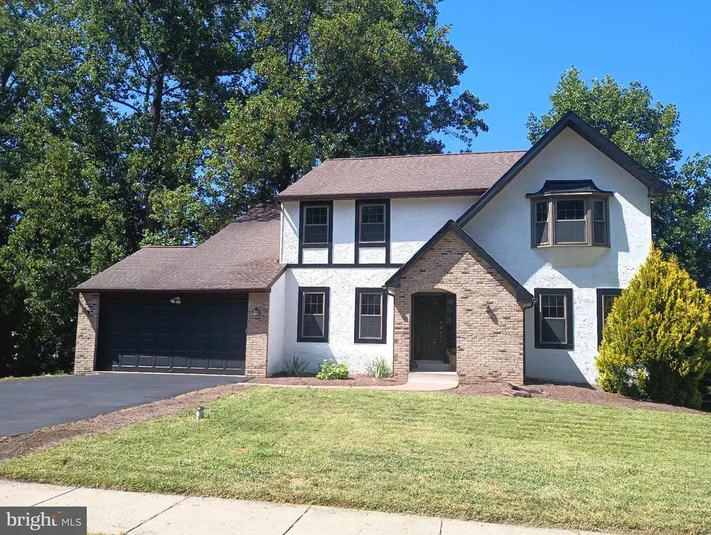 905 Edgewood Ln, LANGHORNE
