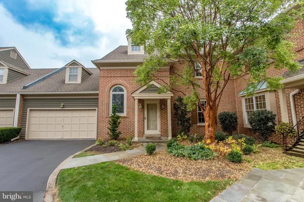 32 Hibiscus Ct, DOYLESTOWN