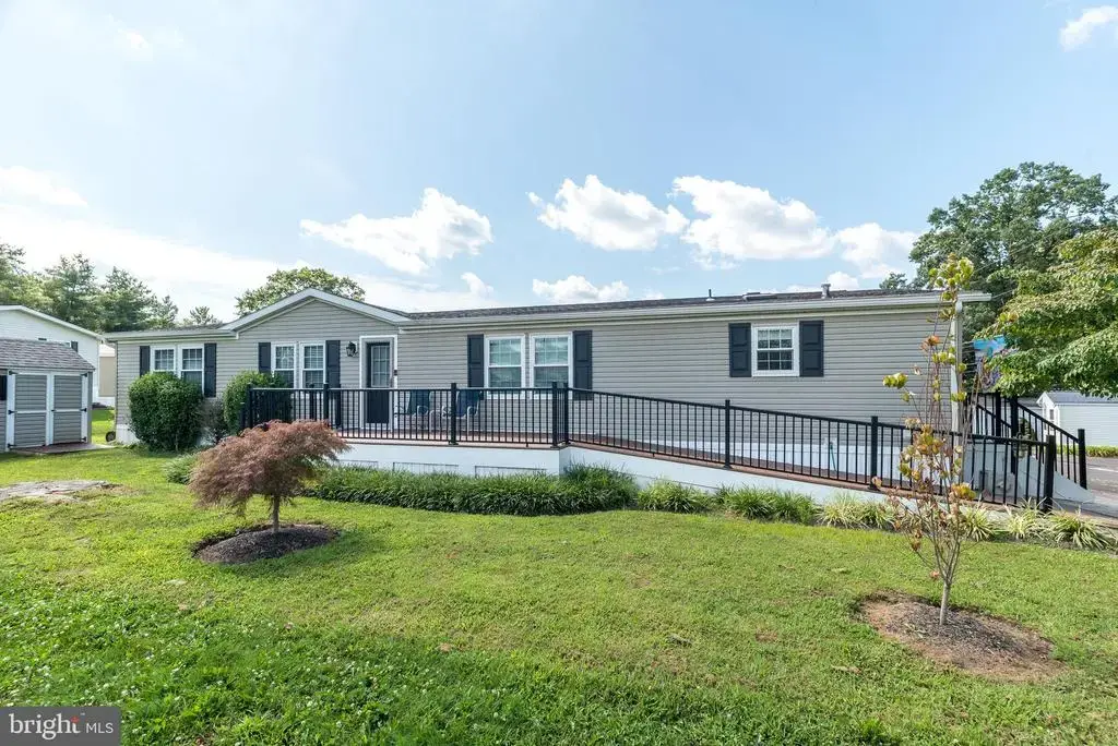 3000 Walnut Ln, TELFORD