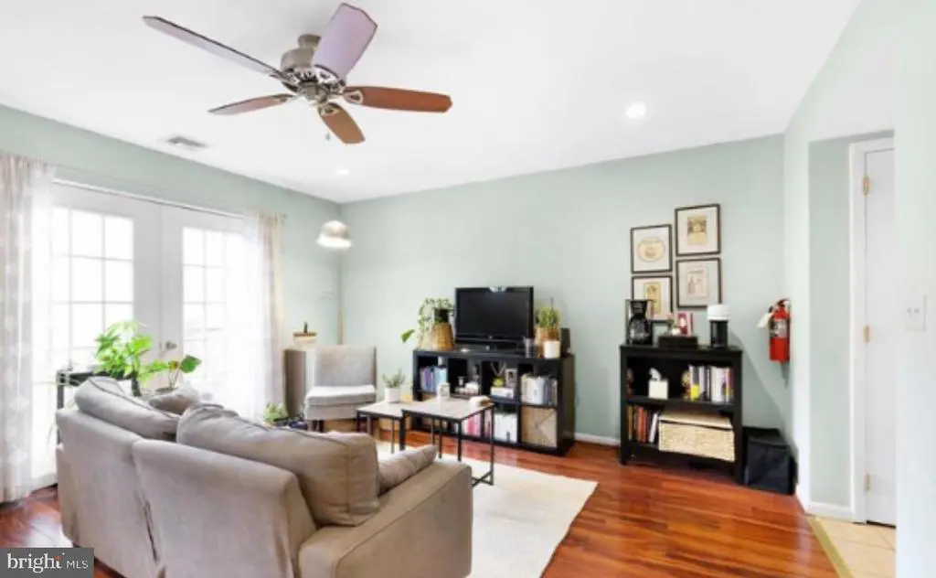 1138 South St #b, PHILADELPHIA