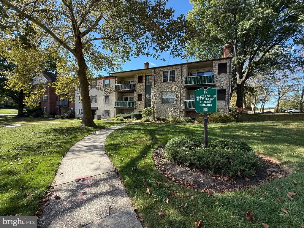 388 Drummers Ln #388, WAYNE