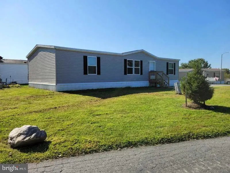 601 Village Dr, Middletown