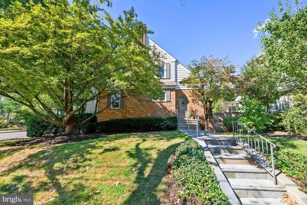 6000 33rd St Nw, Washington